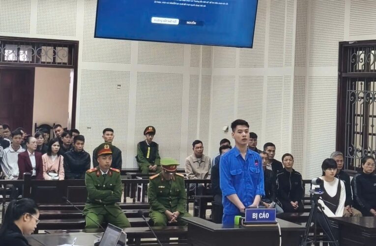 Nam thanh niên dùng dao tấn công bạn gái cũ nhận án 15 năm tù