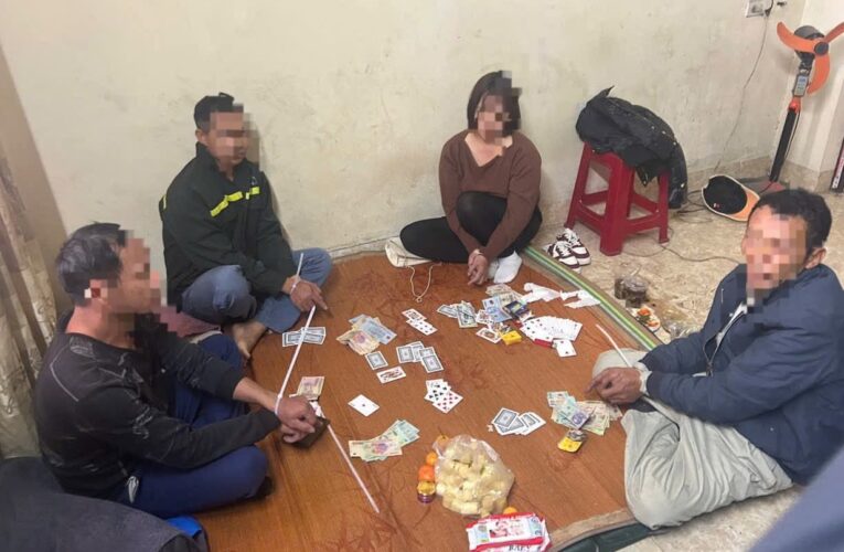 Công an phường Quang Hanh bắt giữ nhóm đối tượng đánh bạc