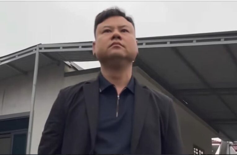 Công an vào cuộc vụ tài xế đỗ xe ‘khóa đuôi’, thách thức ‘đỗ đến mai’